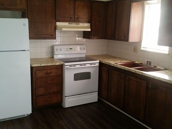3rd image of 326 S 73rd Dr