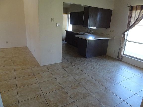 4th image of 5429 Yarmouth Ln