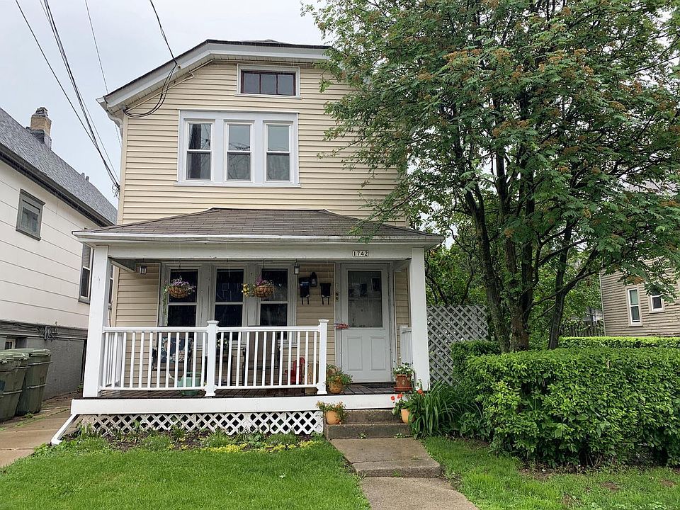 1st image of 1742 N Warren Ave #A