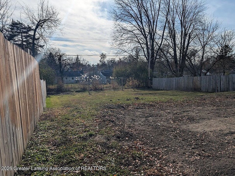 1st image of 2817 W Willow St