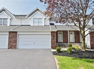 5386 Village Station Cir, Williamsville, NY