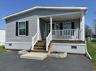 130 Elmhurst Dr, Lockport, NY 14094