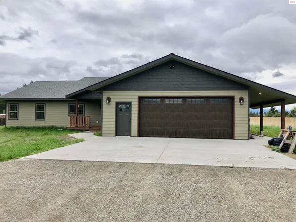 51 Beulah Pl, Moyie Springs, ID 83845