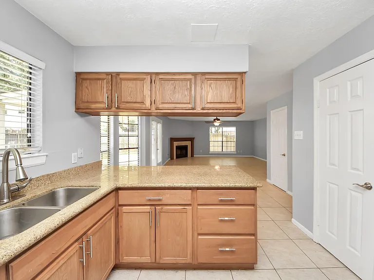 16006 Autumn Falls Ln — Photo 15