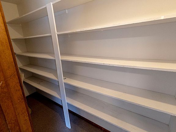 5th image of 2908 Leeway Dr APT B
