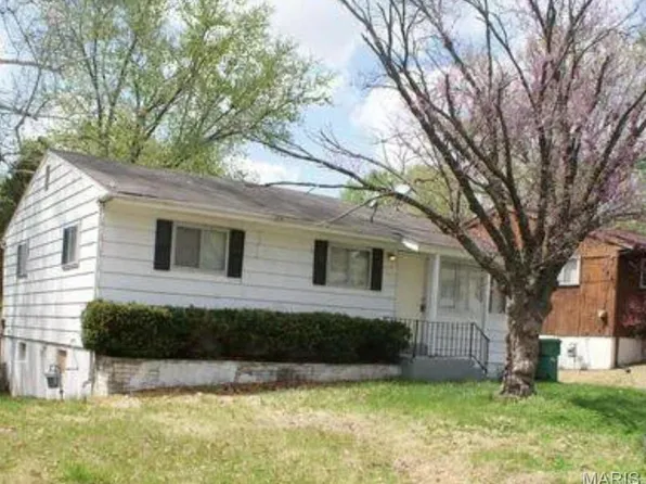 10139 Cloverdale Dr, Saint Louis, MO 63136