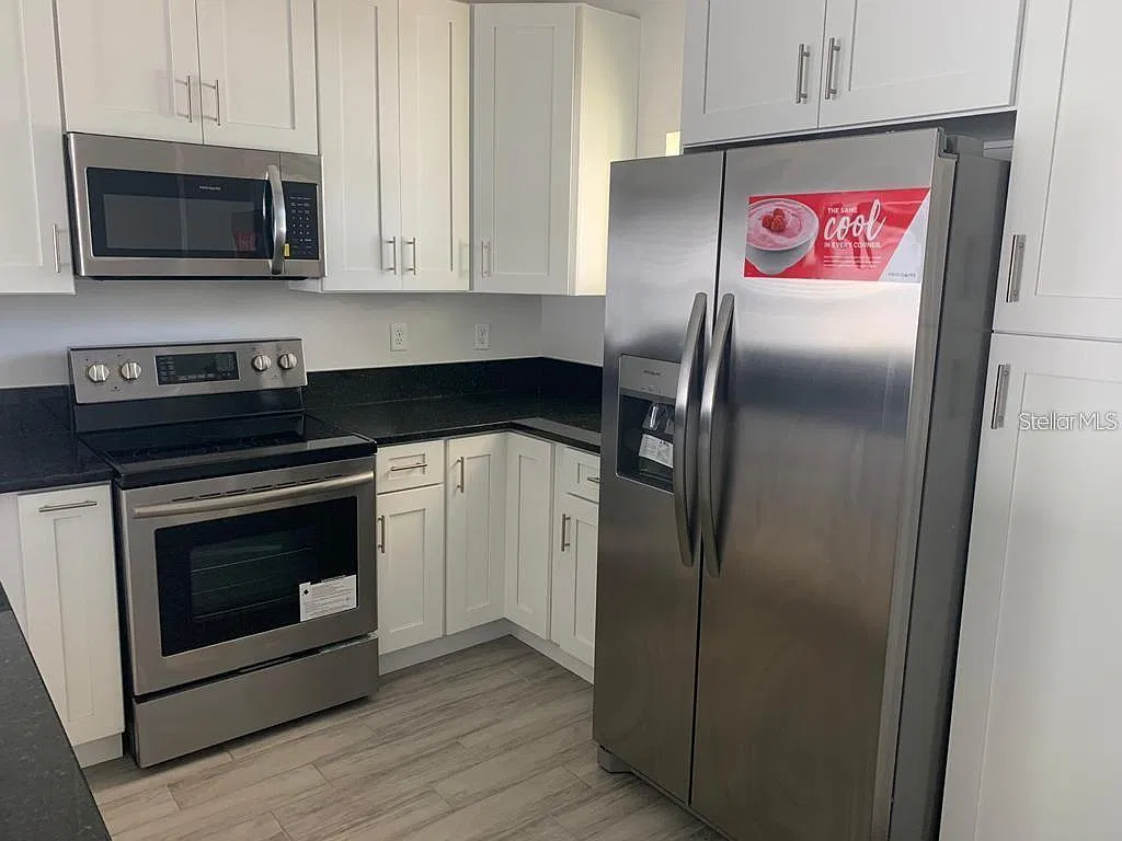3 bed, 3.0 bath, 1595 sqft, $1,980 — Photo 3