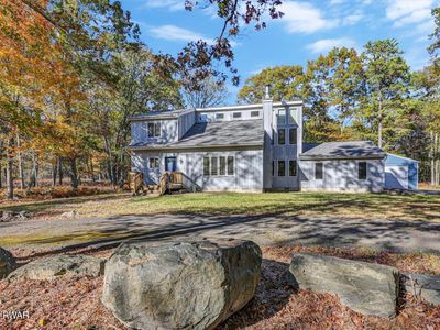 2124 Oaktree Ln, Bushkill, PA, 18324