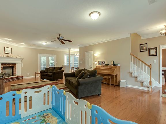 3rd image of 7609 Misty View Ln