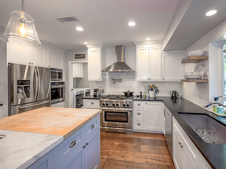 2152 Grand Oaks Ave — Photo 8