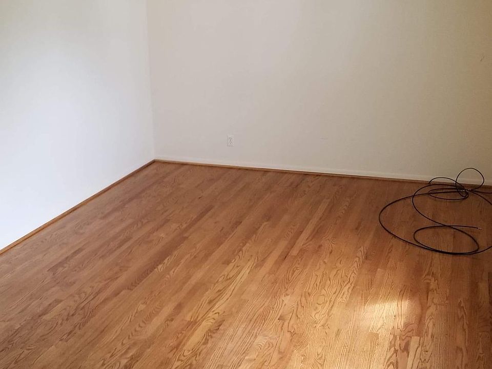 918 Creekwood Ln Milford MI Zillow