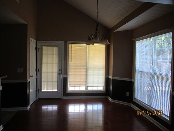 5th image of 52 Lincolnshire Ln