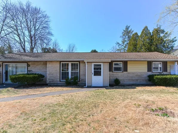 8 Pictun Rd, Randolph, MA 02368