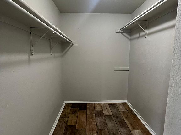 2nd image of 5706 Wood Oak