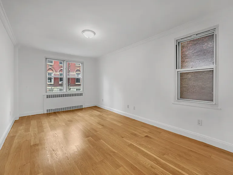 330 E 63rd St #2H — Photo 9