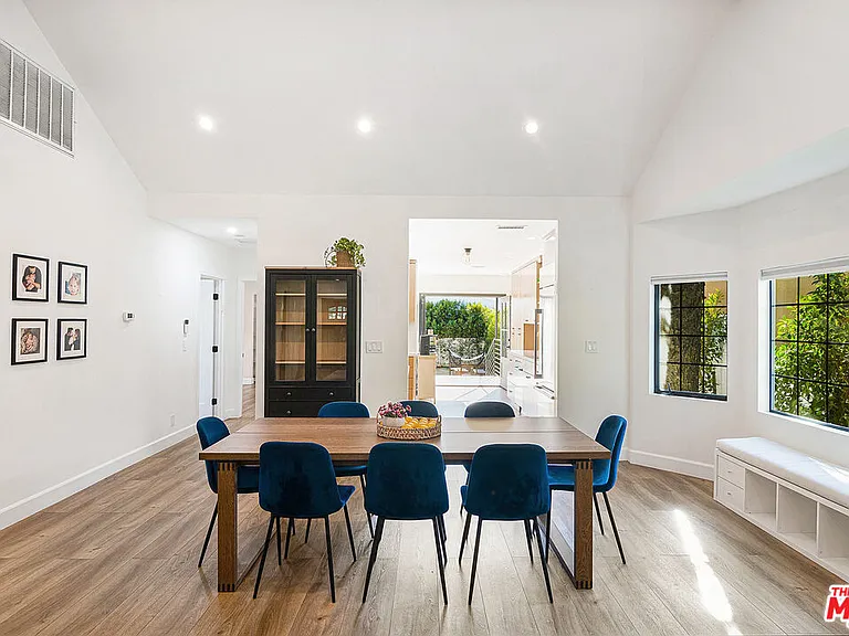 13220 Erwin St — Photo 8