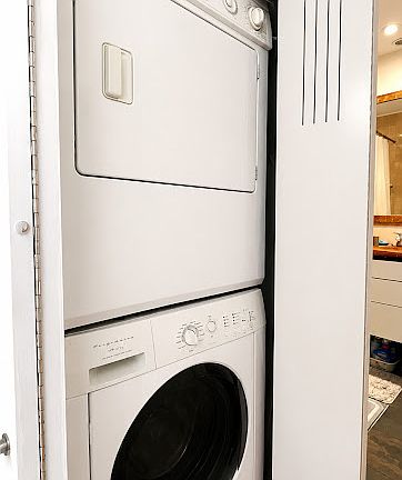 5th image of 154 Calyer St #2