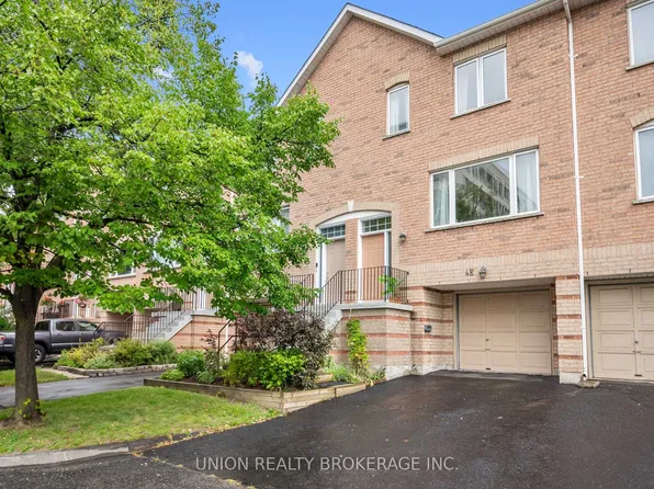 4 E Leaside Park Dr, Toronto, ON M4H 1R3