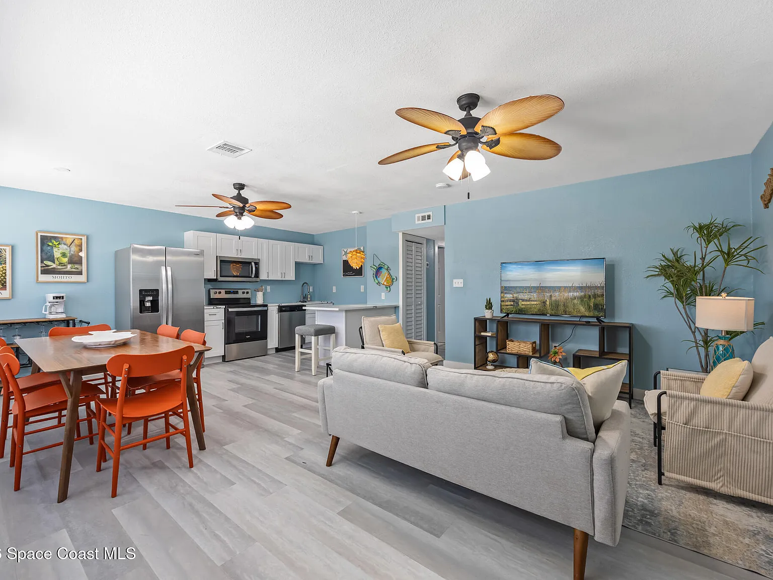 5 bed, 4.0 bath, 2319 sqft, $5,500 — Photo 2