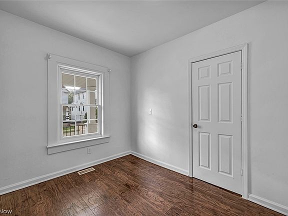 5th image of 3490 W 62nd St