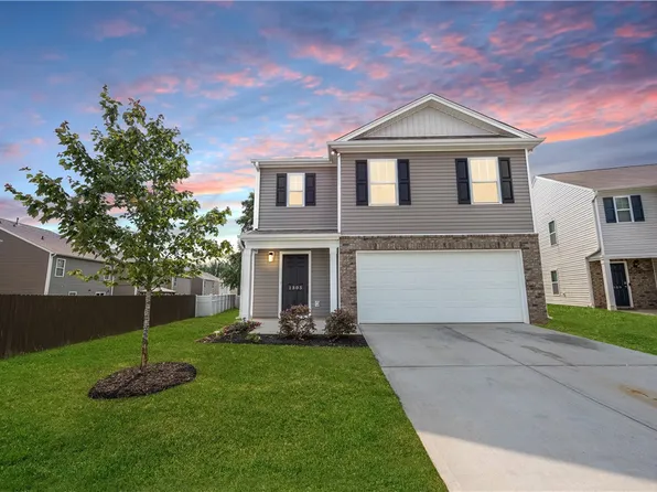 1305 Ledsham Ct, Greer, SC 29651