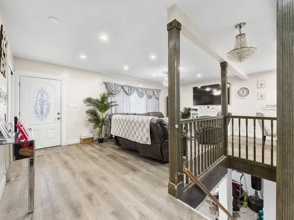 32-30 Anchor Drive image 22 of 33