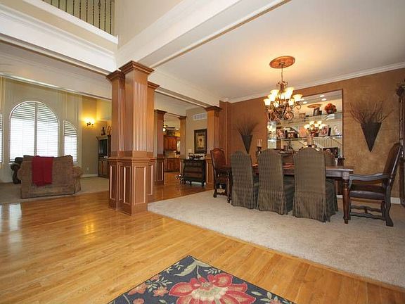 Gorgeous Dining Rm!