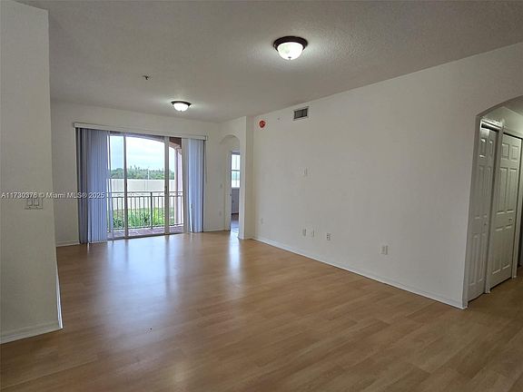 3rd image of 6670 NW 114th Ave APT 635