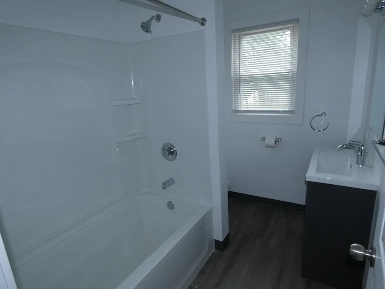 518 N 4th St #1 — Photo 8