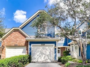 1219 Tennyson Ln, Naperville, IL 60540