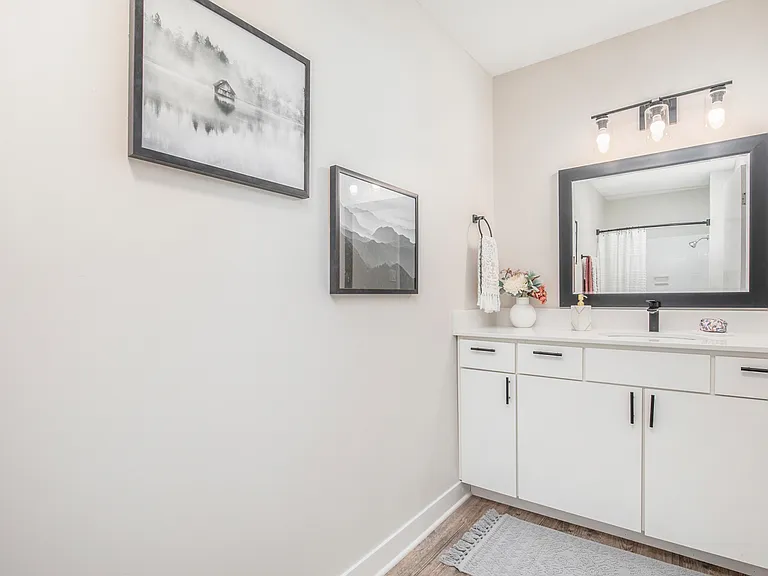 Kenilworth Apartments — Photo 56
