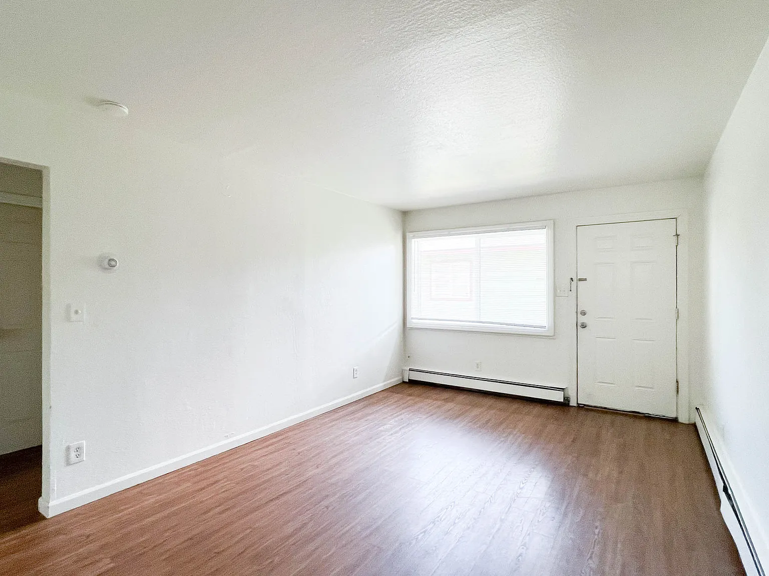 1025 E 10th Ave - 11 — Photo 2