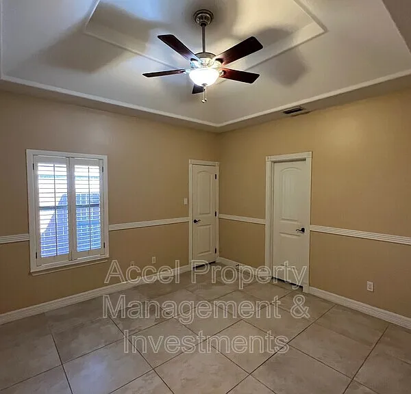 3911 Inez St — Photo 18