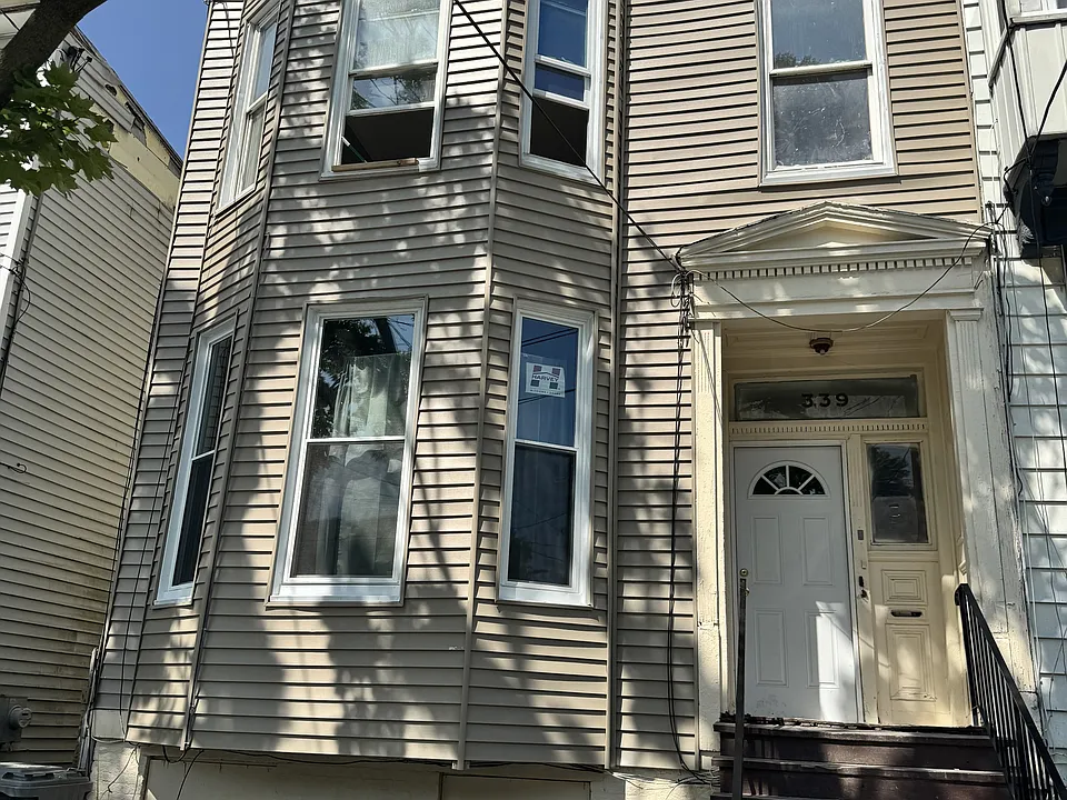 339 Orange St #2