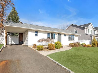 94 Georgia Drive, Syosset, NY, 11791