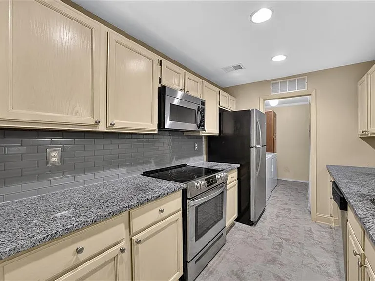 123 Warm Springs Cir — Photo 15