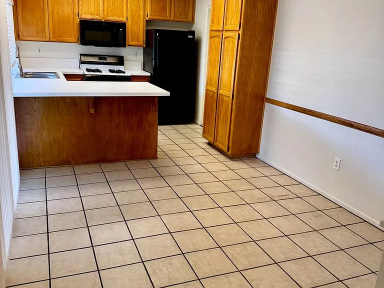 10026 Ashdale Ln — Photo 6