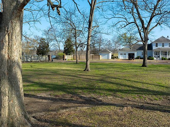 3rd image of 2 Owens Way