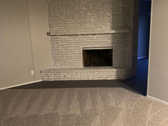 Living room w/ fireplace