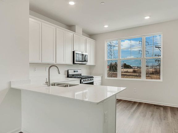 5th image of 2147 Yellowstone Blvd