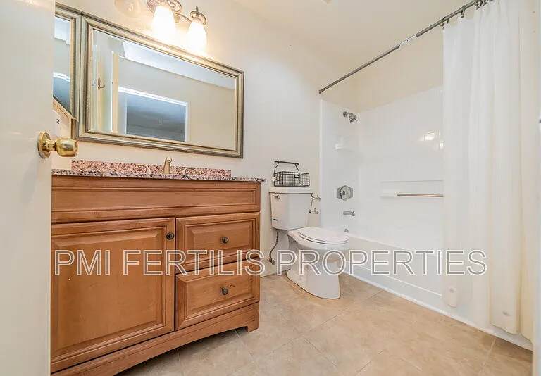 8331 Vineyard Ave #7 — Photo 15