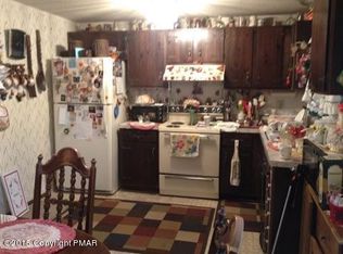 136 Pipher Rd, Bushkill, PA 18324