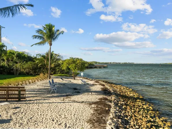 5662 SE Schooner Oaks Way, Stuart, FL 34997