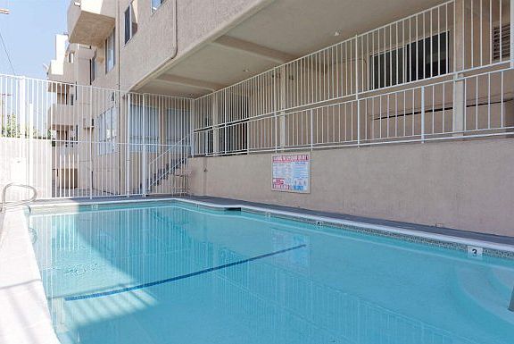 5th image of 421 N Heliotrope Dr #101