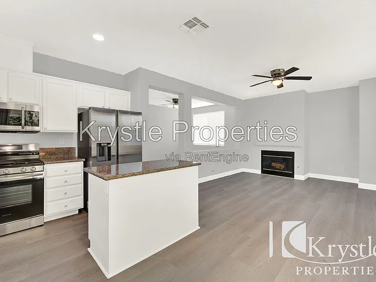 824 Cedarcrest Dr — Photo 16