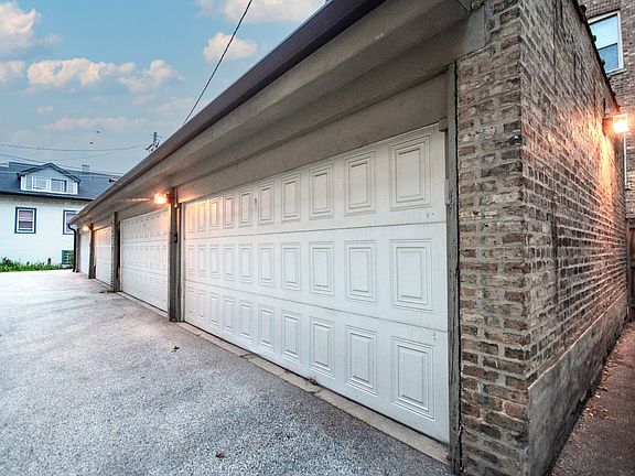 3rd image of 846 S Wesley Ave #3