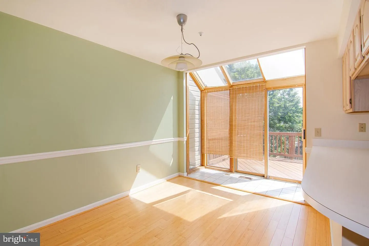 3 bed, 3.5 bath, 1636 sqft, $2,700 — Photo 3