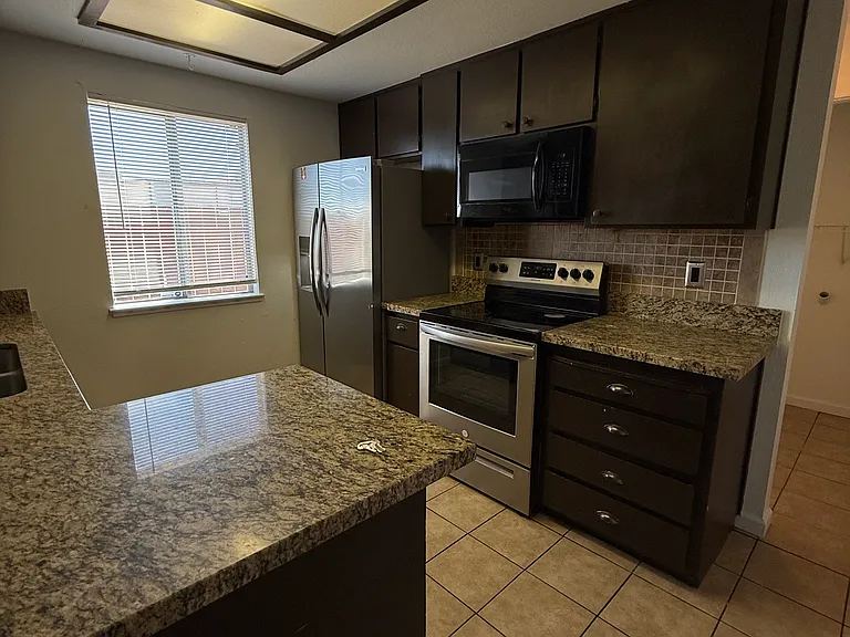 120 Adobe Ct #120 — Photo 10