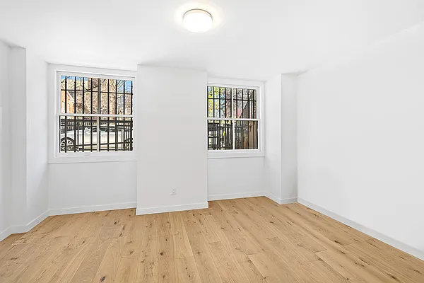 Rented by Douglas Elliman | media 22