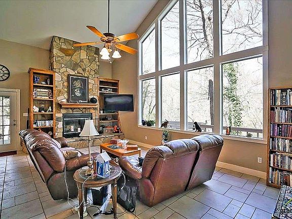 4th image of 683 County Road 4120